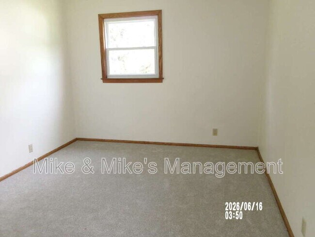 Building Photo - 18620 Midland Pl