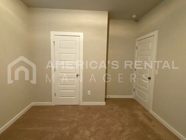 Building Photo - 285 Avalon Wy