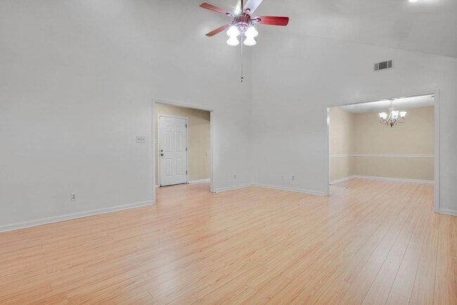 Building Photo - 8 N Nicholson Cir