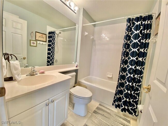 Building Photo - 15590 Vallecas Ln