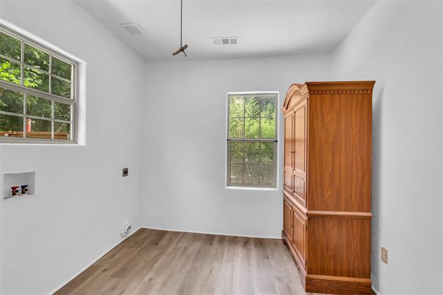 Building Photo - 1424 Woods Ln
