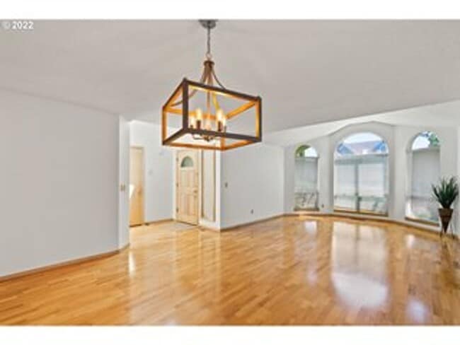 Building Photo - Single Level in Desirable Tigard Neighborhood