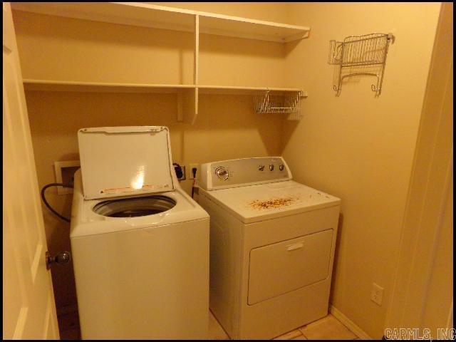 Building Photo - 909 Yarrow Dr