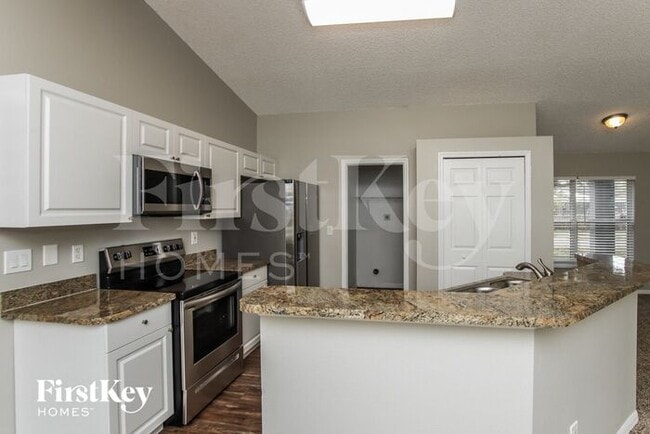 Building Photo - 2750 Felix Rd SE