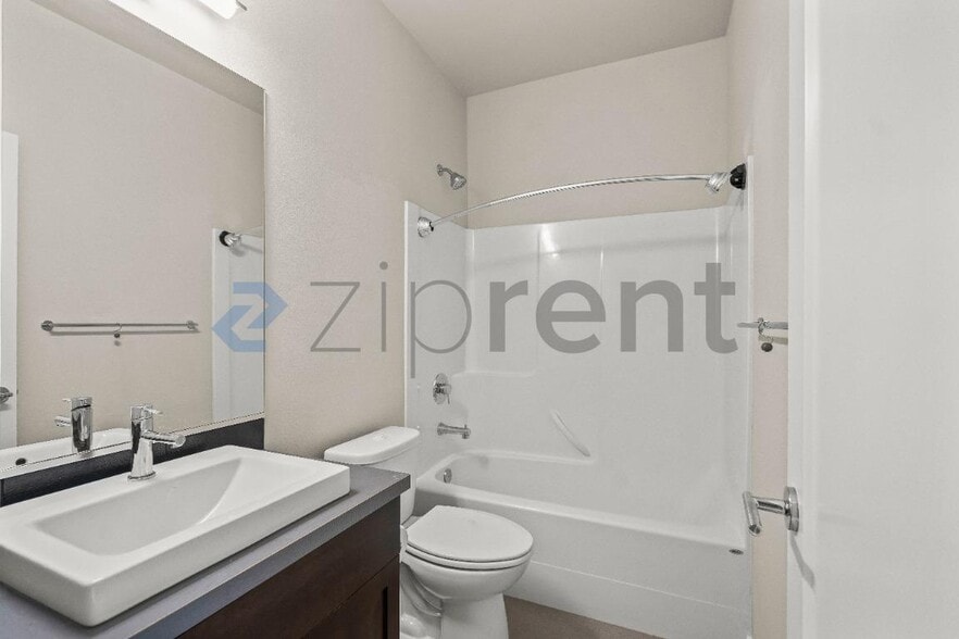 Building Photo - 1588 139th Ct NE