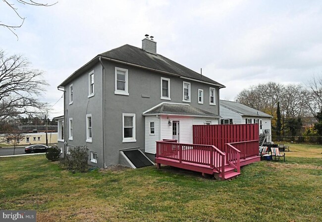 Building Photo - 778 Starr St