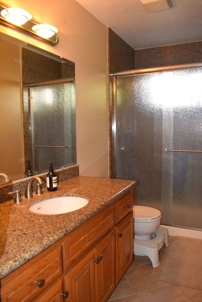Building Photo - 9006 El Patio Ct