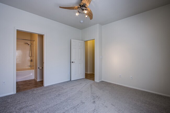 Building Photo - 1521 Ruby Cliffs Ln