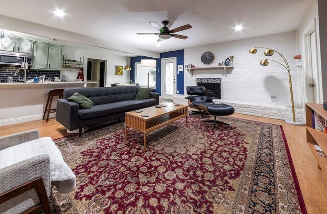 Building Photo - The Perfect Blend of Comfort, Style & Functionality in Ridglea Hills!