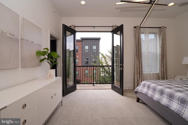 Building Photo - 44655 Provincetown Dr