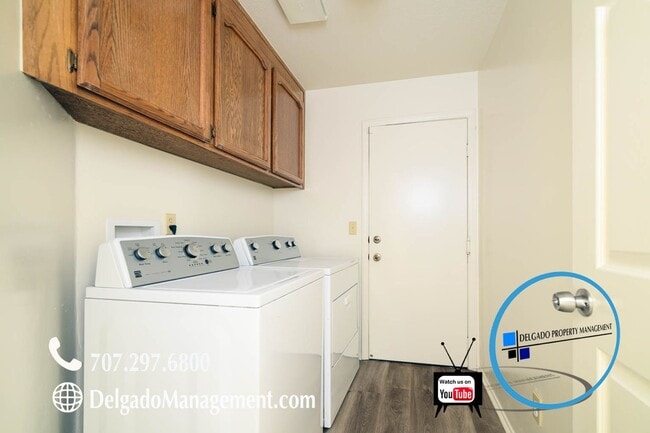 Building Photo - Gorgeous Glen Cove 4 bedroom home.