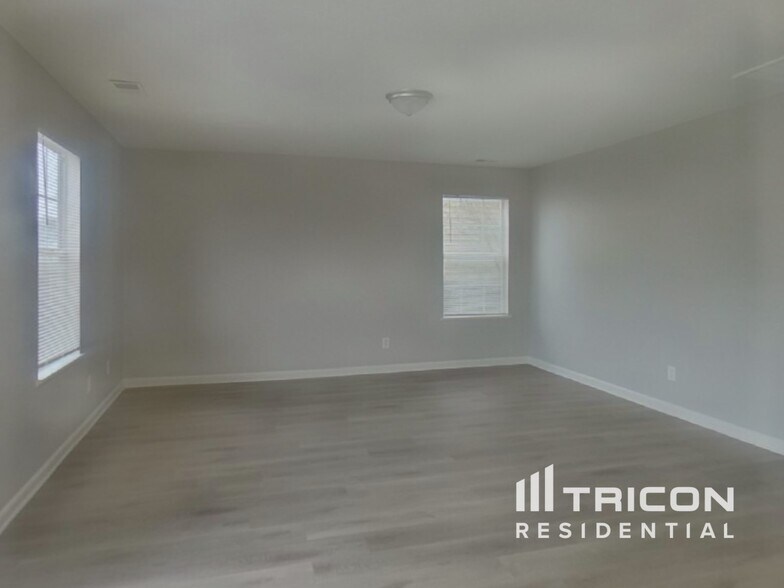 Building Photo - 415 Fox Trot Dr