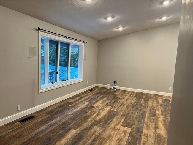 Building Photo - 47 Wiitala Dr