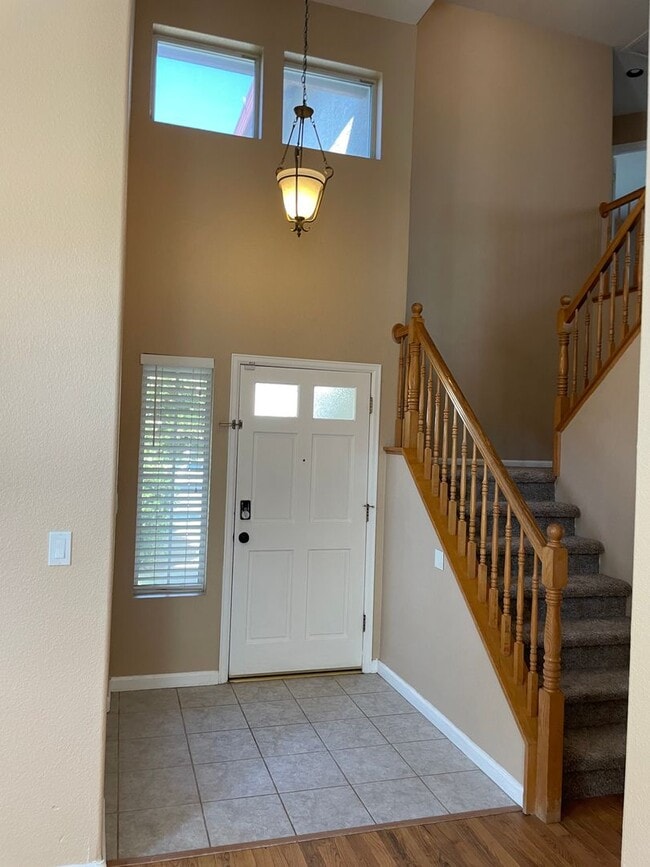 Building Photo - Beautiful Rocklin 4 Bedroom Home with 3 Ca...
