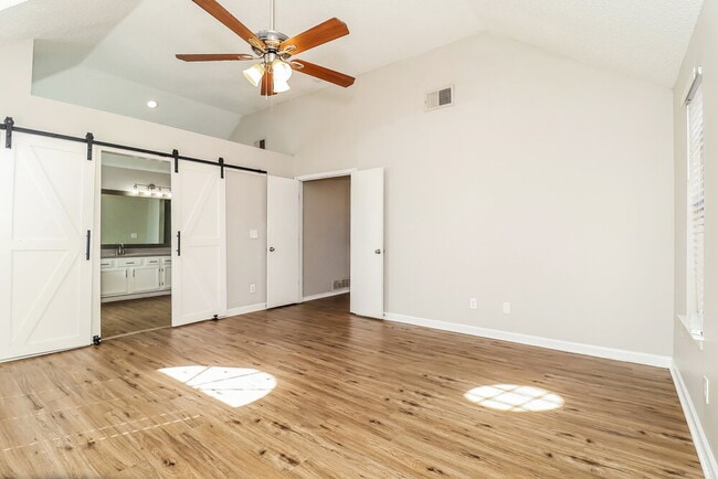 Building Photo - 1221 Settlers Way