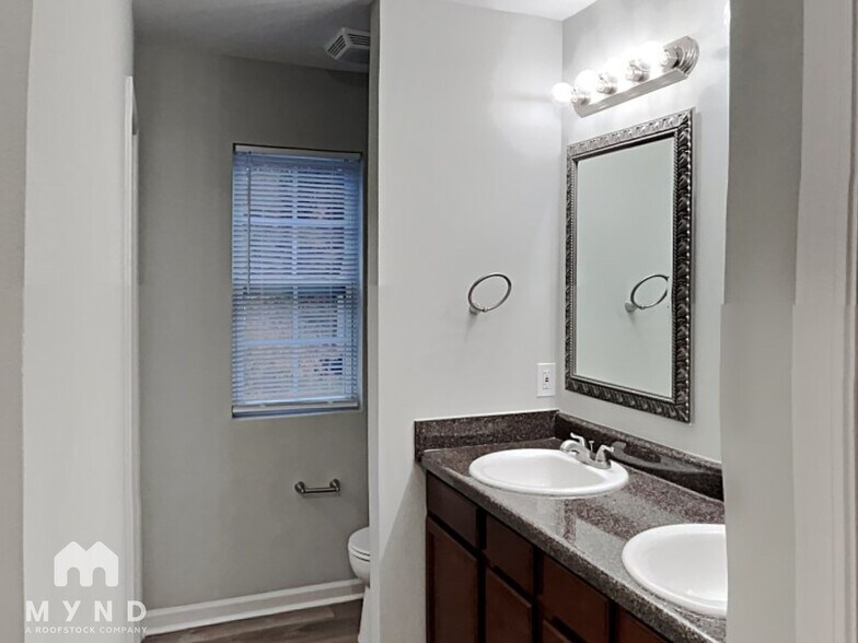 Building Photo - 6108 Fazenda Drive