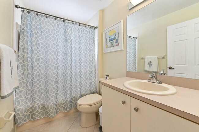 Building Photo - 6077 Lake Hibiscus Dr