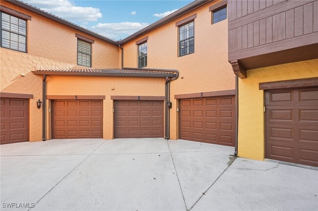 Building Photo - 9081 Albion Ln S