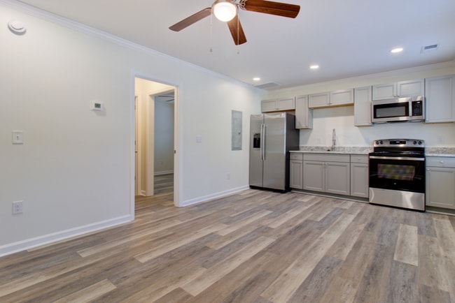 Building Photo - Renovated 3BR/2BA Home for Rent in North Charleston Granite Countertops Stainless Steel Appliances