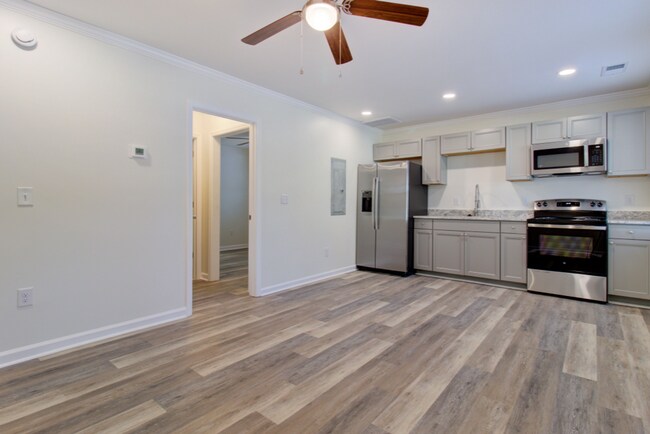 Building Photo - Spacious & Updated 3BR/2BA – North Charleston Living at Its Best