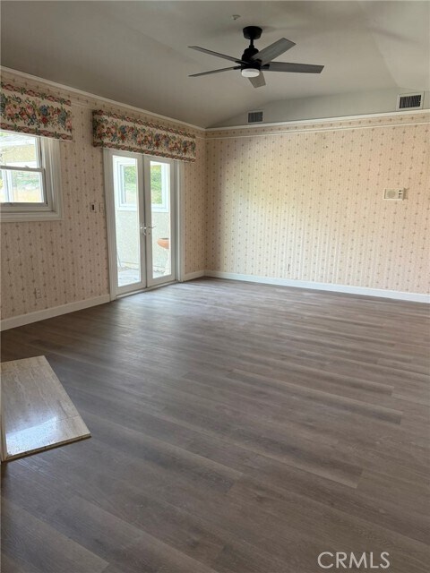 Building Photo - 15815 Parkland Dr