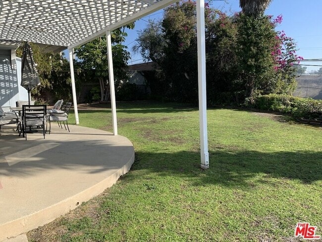 Building Photo - 5604 Chariton Ave