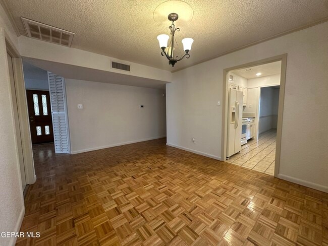 Building Photo - 724 Espada Dr