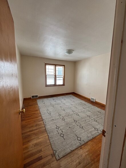 Building Photo - 162 Seminary Ave