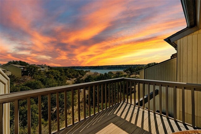 Building Photo - 115 Comanche Dr