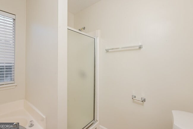 Building Photo - 2770 Lake Park Ridge W