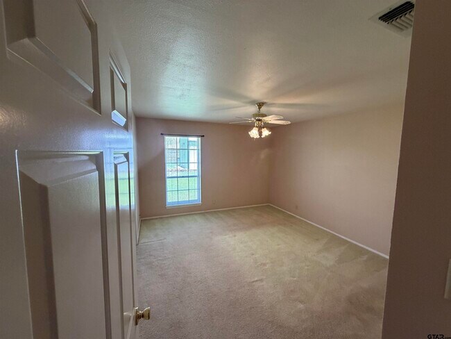 Building Photo - 1311 Larkspur Ln
