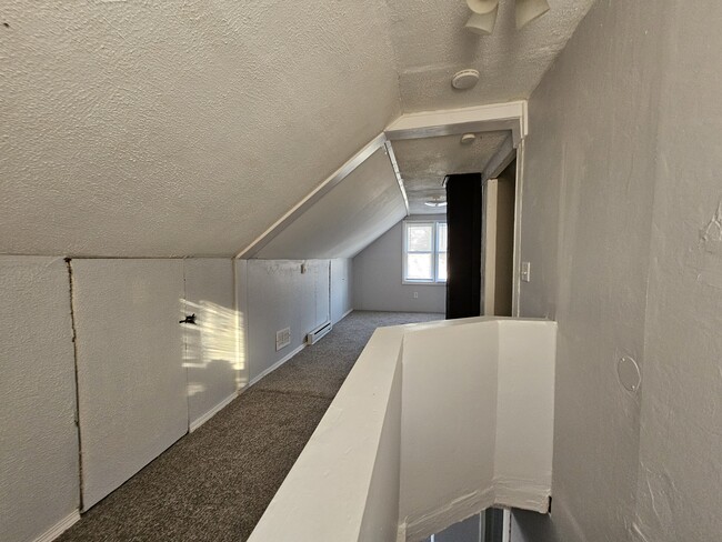 Building Photo - 6828 Meadow Ave