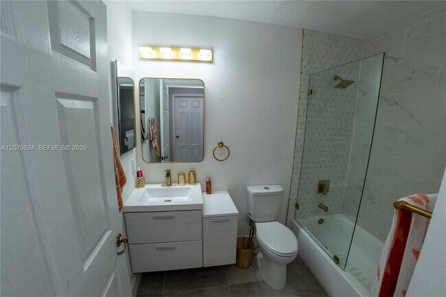 Building Photo - 7333 NW 113th Ct