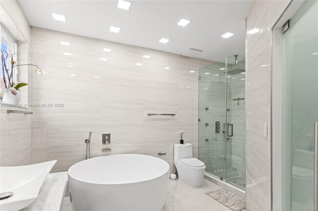 Building Photo - 8740 NW 153rd Terrace