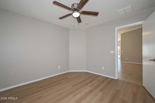 Building Photo - 13157 W Clarendon Ave