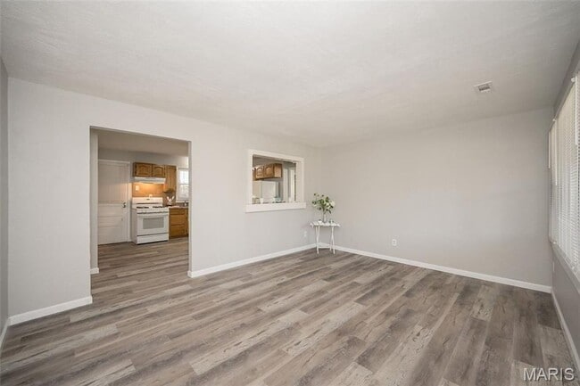 Building Photo - 9813 Winkler Dr