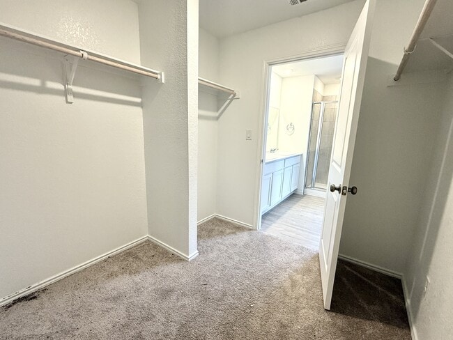 Building Photo - 273 Sormonne Lp