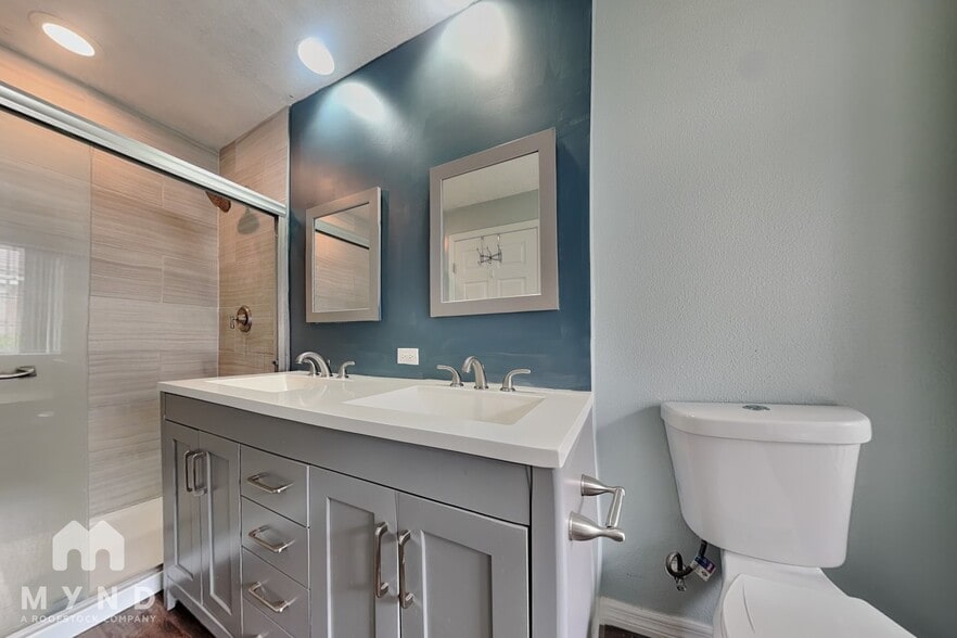 Building Photo - 2125 Island Walk Dr