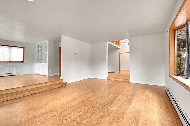 Building Photo - 29604 Canterbury Cir