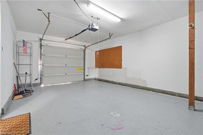 Building Photo - 1329 Thamesford Dr