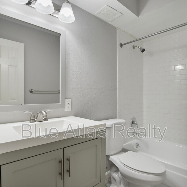 Building Photo - 412 Arborview Dr