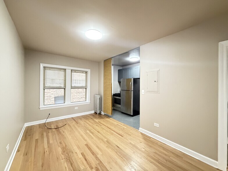 Building Photo - 3585 N Milwaukee Ave