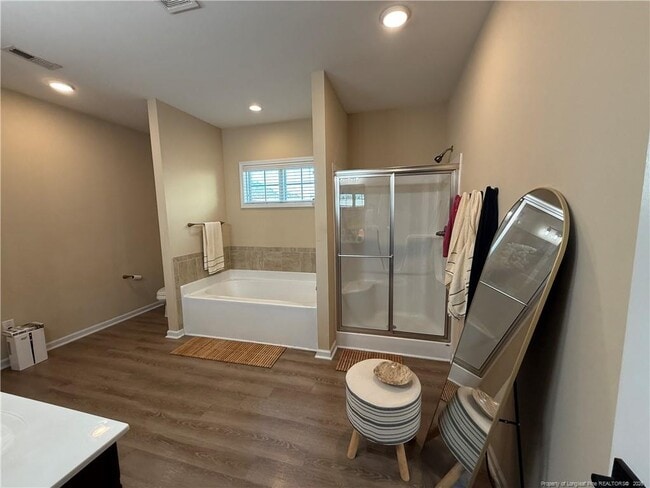 Building Photo - 2040 Stonewash Dr