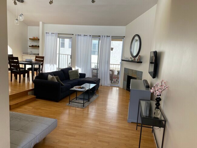 Building Photo - 947 15th St