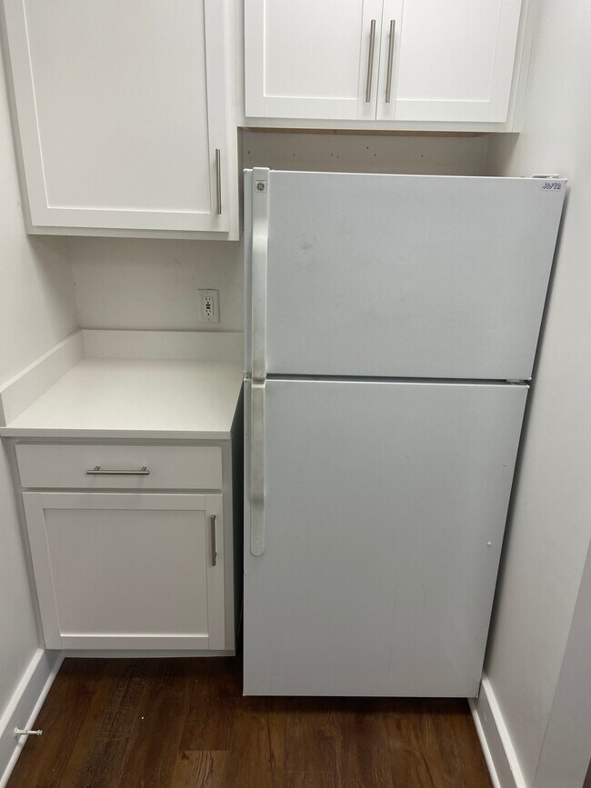 Kitchen - 28 Jefferson Ave SE