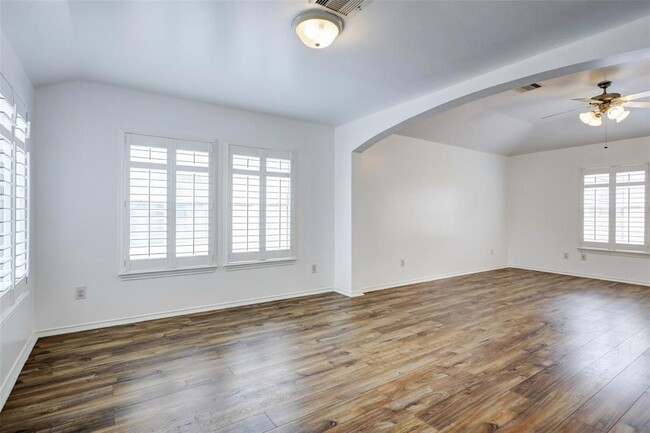 Building Photo - 1144 W 25th St