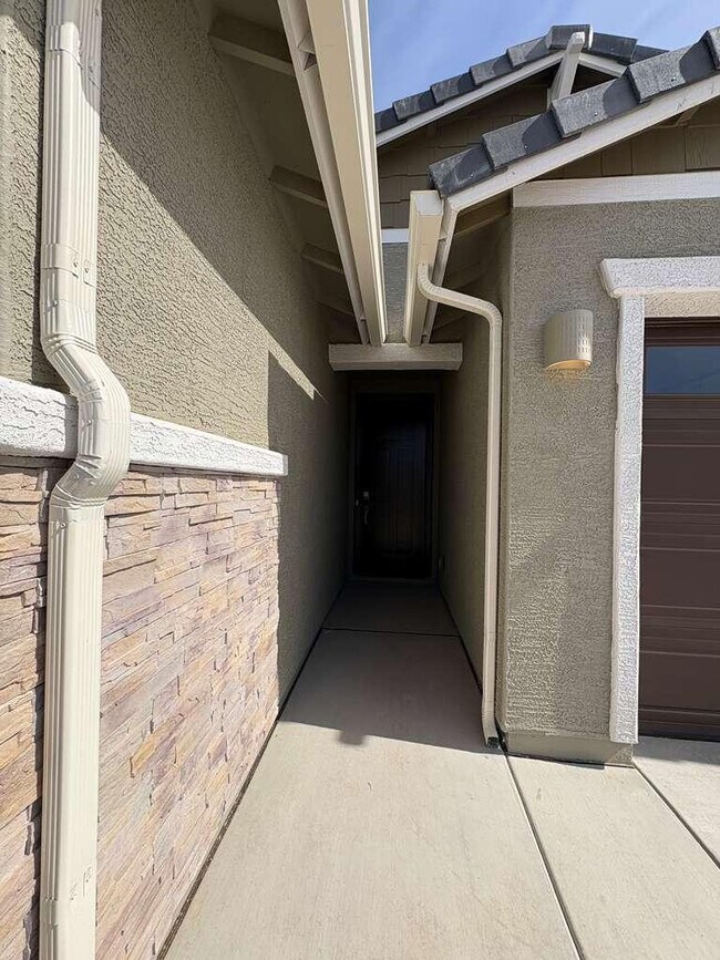 Building Photo - 4738 E Kenneth Ln