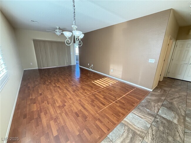 Building Photo - 2520 Chasma Dr