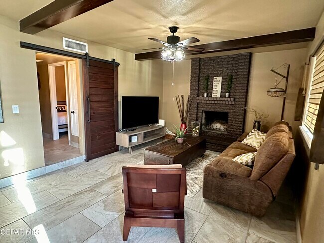 Building Photo - 11716 Fred Perry Dr