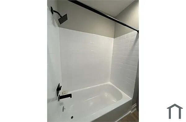 Building Photo - 3 bedroom rehabbed home